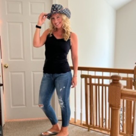 Meet your Posher, Jen - Picture 4 of 5